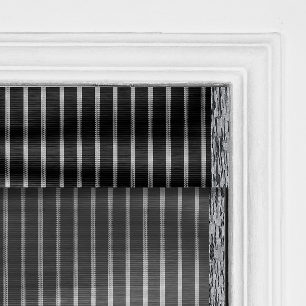 Berissa ShadowStripe Light-Filtering Roman Shade: Headrail Detail 1