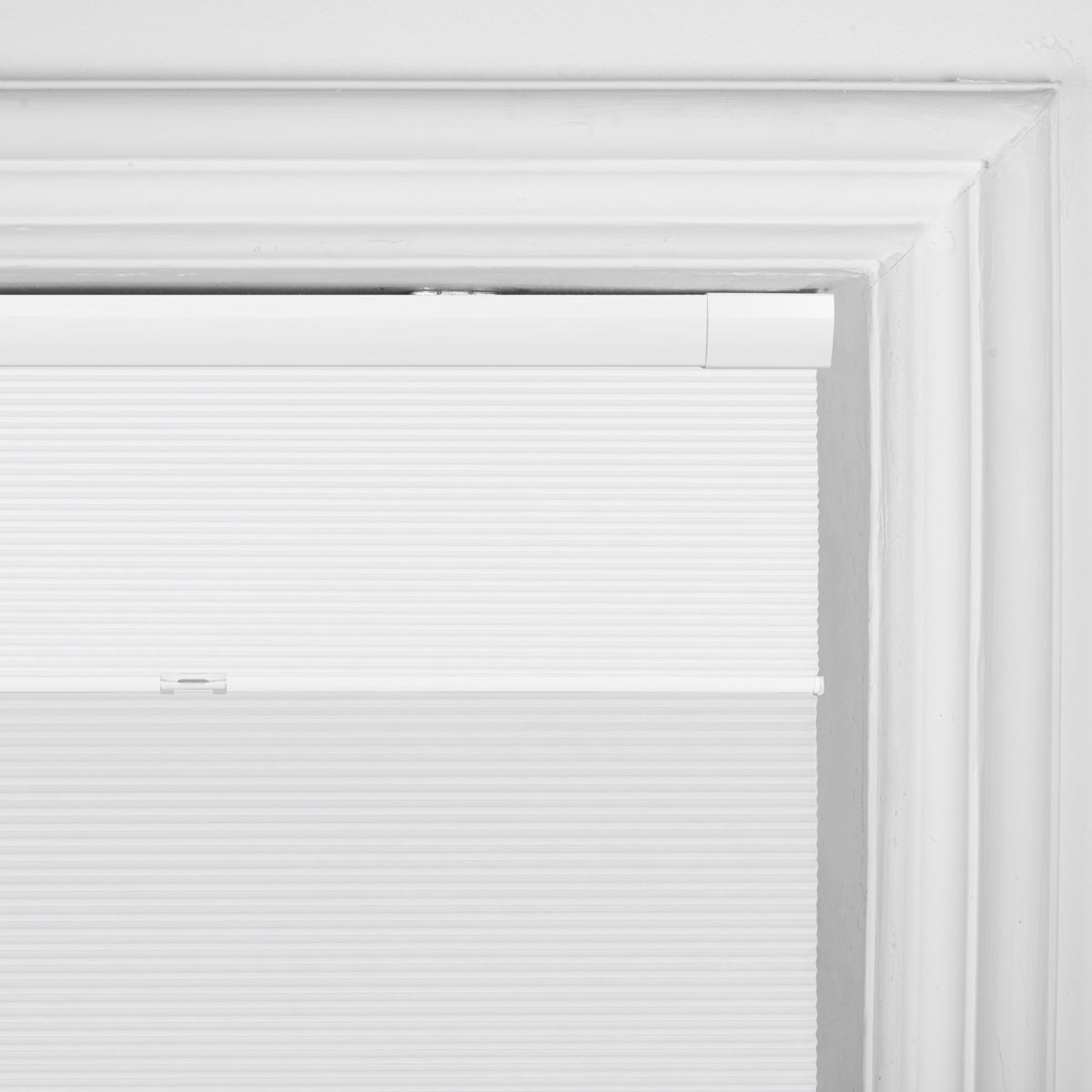 Berissa No Tools No Drill Blackout Light Filtering Double Honeycomb Shades: Headrail Detail 1
